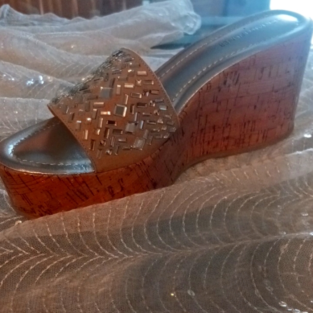 Women's shoes